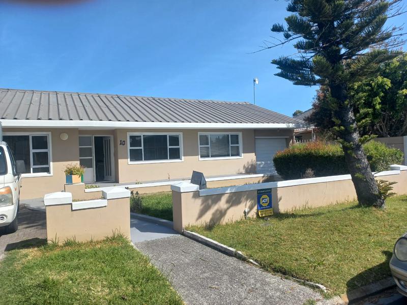 3 Bedroom Property for Sale in Grassy Park Western Cape